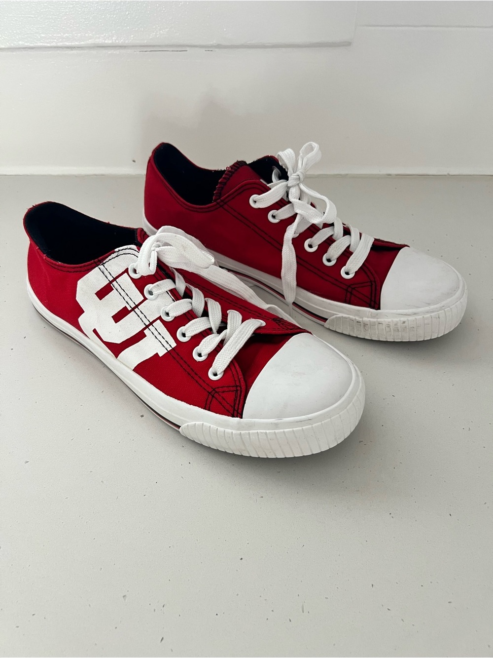 University of Utah Utes Red Canvas Sneakers Men’s Size 8